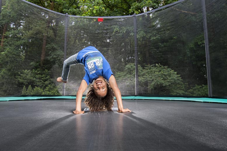 trampoline met veiligheidsnet